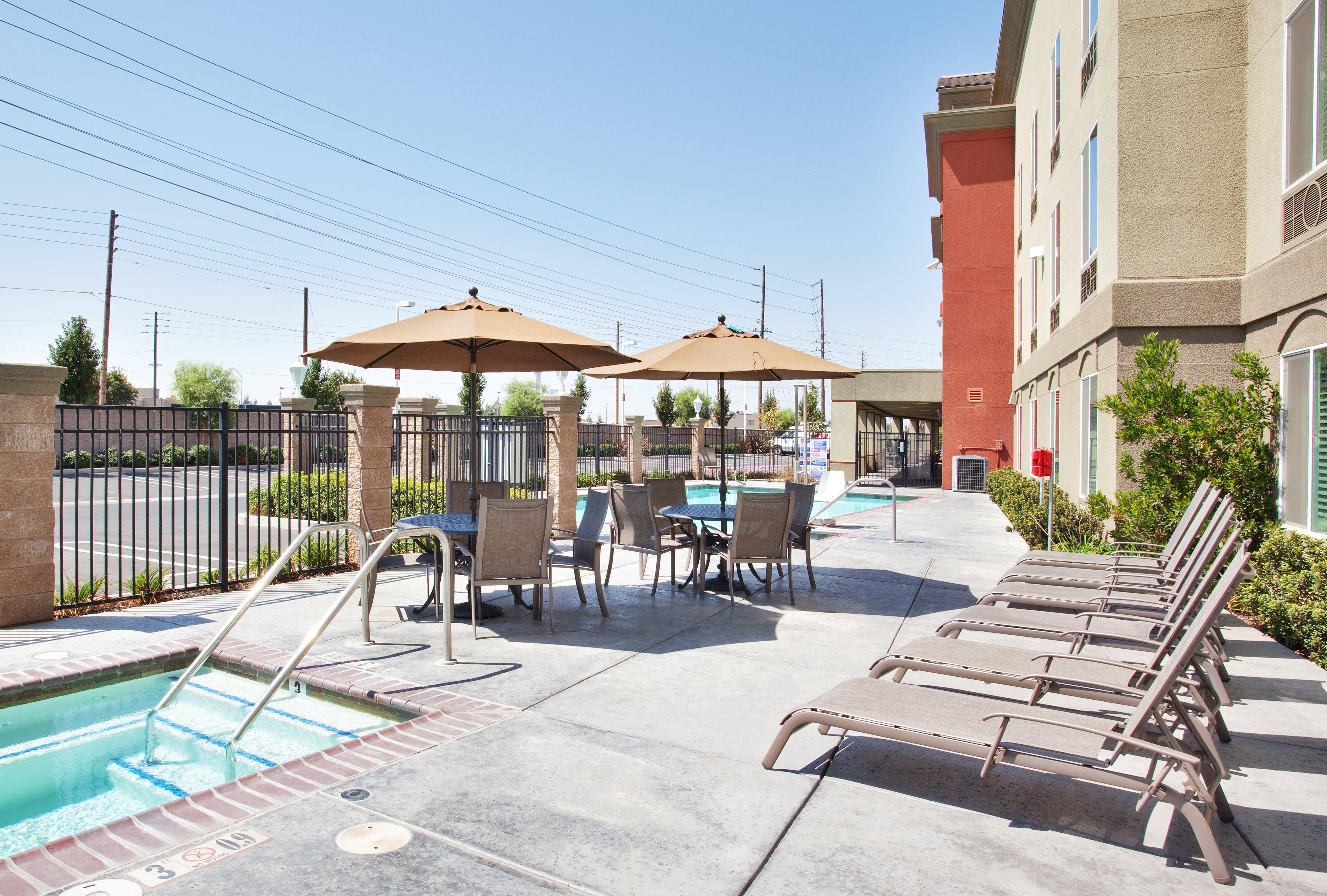 Holiday Inn Express Hotel&Suites Modesto-Salida, an IHG Hotel Exterior foto